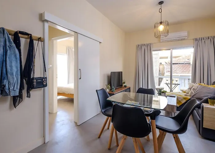 Апартаменти The Joy - Centre One Bedroom Flat Ларнака